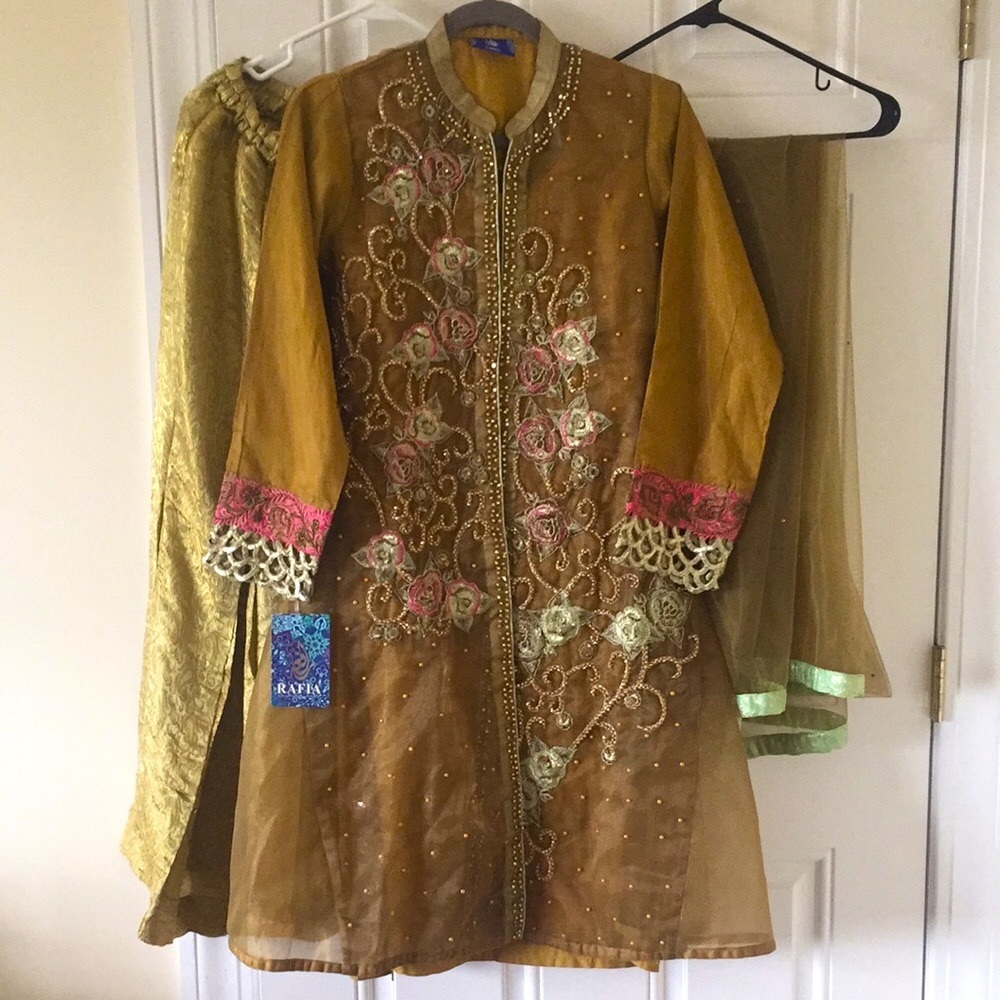 Pakistani shirt, Dupatta & gharara trouser